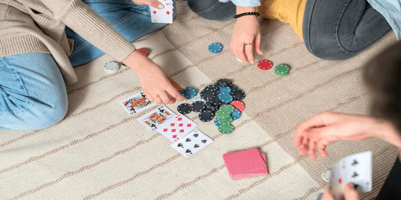 Cách chơi chi tiết game bài Phỏm 2025